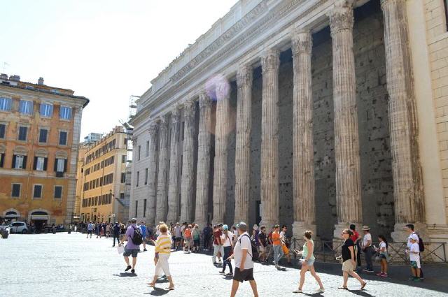 Rom - Hadrianeum