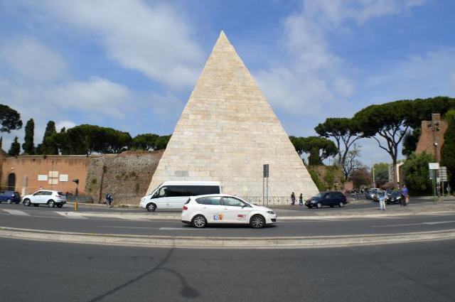 Rom - Cestius Pyramide