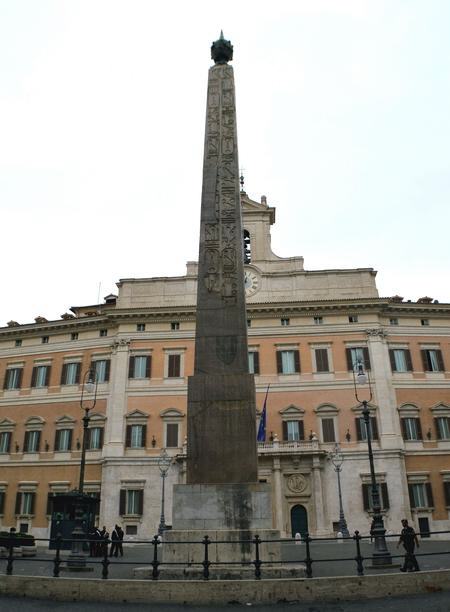 Rom - Piazza di Montecitorio